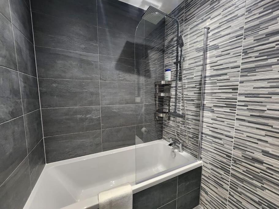 Paradigm Court, Modern 2-Bedroom Apartment F2, Oxford Luaran gambar